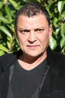 Hammou Graïa como: Habib Grimzi