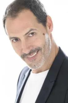 Manuel Bandera como: Antonio Cossío