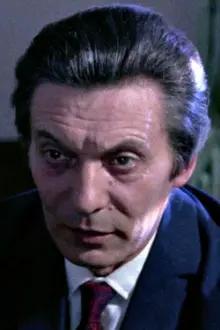 José Quaglio como: Giovanni Boldrini