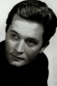 Renzo Giovampietro como: Tito Ricordi
