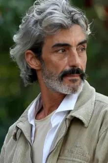 Miguel Molina como: Juan Bermúdez