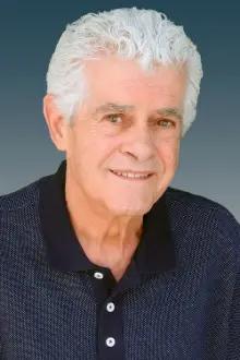 Guillermo Montesinos como: Mariano