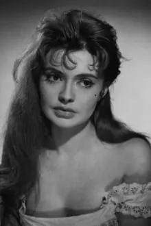 Yvonne Monlaur como: Elvira