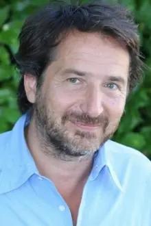 Édouard Baer como: Azraël