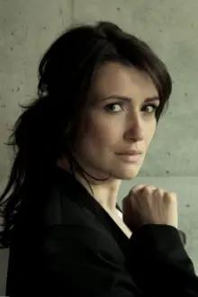 Claudia Mehnert como: Marion