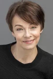 Kajsa Ernst como: Berit Hamrin