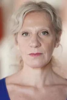 Emmanuelle Grönvold como: Julien's Mother