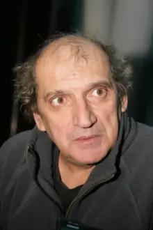 Sandu Mihai Gruia como: Iancu Ursache