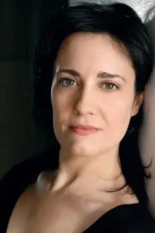 Coralina Cataldi-Tassoni como: Giulia
