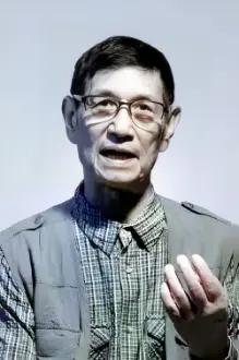 Shun Lau como: Blind musician