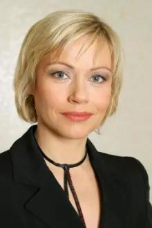 Jennifer Nitsch como: Marie König