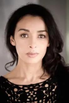 Nozha Khouadra como: Nadia