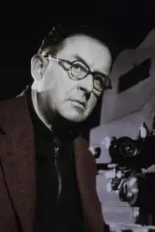 Alberto Cavalcanti como: Astronomer