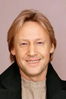 Dmitriy Kharatyan como: Vladimir Patrikeev