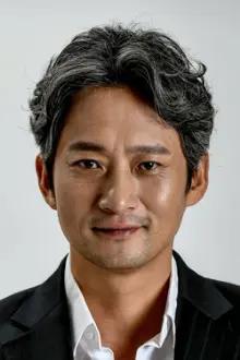 Lee Dong-kyu como: Min Jae-il