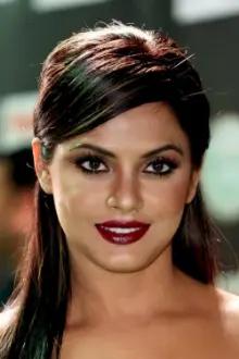 Neetu Chandra como: Priya