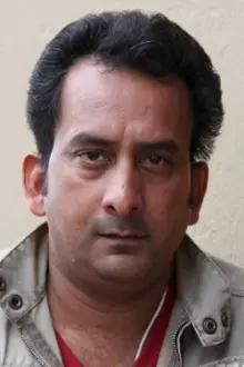 Hemant Pandey como: Visarajan Yadav