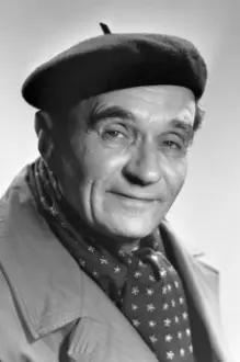 Georgi Millyar como: Grandfather Jakov