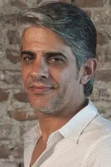 Pablo Echarri como: Ismael Guzmán