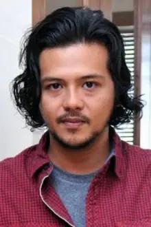 Ramon Y. Tungka como: Nino