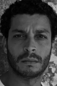 Adel Bencherif como: Amine Badjelal