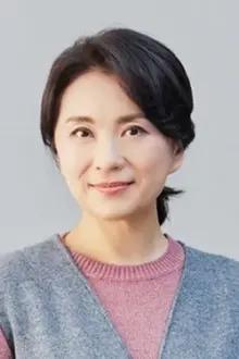 Chu Gwi-jeong como: Park Hee-young