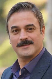 Ufuk Özkan como: Şerif Alkan