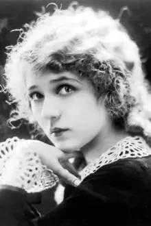Mary Pickford como: The Young Woman