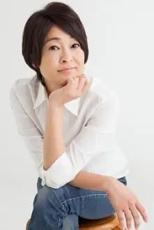 Michiko Kawai como: Kazueda Hitoto