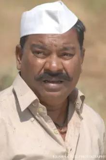 Kishore Kadam como: Raosaheb