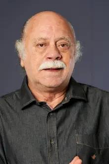 Tonico Pereira como: Carcereiro