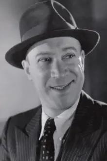 William Newell como: Clyde Lyons