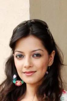Ishita Sharma como: Kintu