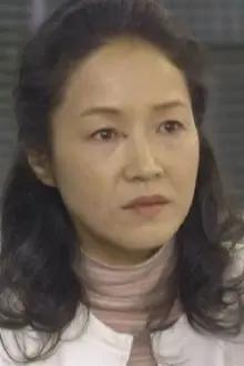 Eiko Nagashima como: Saga's wife