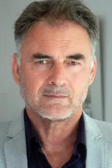Jean-Christophe Brétignière como: Additional voice