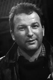 Gustaw Lutkiewicz como: Marek Matczyński