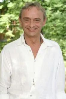 Jerzy Bończak como: konstruktor Marek Manc