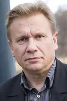 Pertti Koivula como: Lahtinen