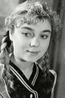 Nina Doroshina como: Лена Крапивина