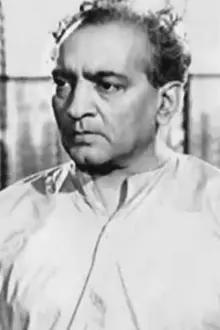 Pahadi Sanyal como: Sadashiv Tripathi