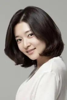 Cha Soo-yeon como: Kim Eun-young