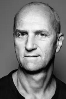 Peder Holm Johansen como: Guru Søren