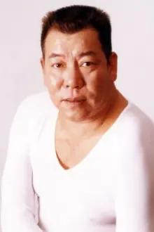 Lee Siu-Kei como: Uncle Kuen