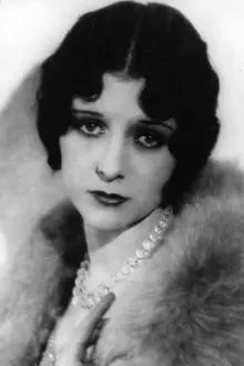 Marceline Day como: Daisy Withers
