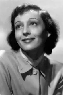 Luise Rainer como: Herself (interviewee, and in clips from The Great Ziegfeld)