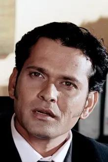 Sameer Dharmadhikari como: Ankur Abhyankar