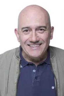 José Raposo como: Patrão