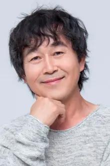 Park Choong-seon como: First Sergeant Park