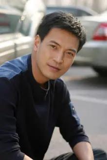 Wang Haidi como: Zhang Xiangyang as a 30 year old man