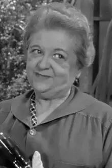 Gladys Hurlbut como: Mrs. Lehner